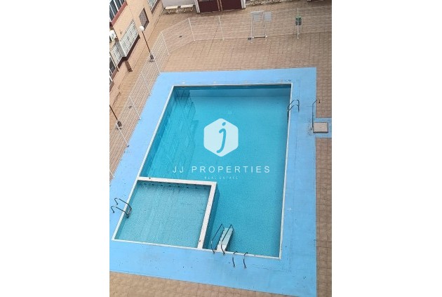 Z drugiej ręki - Mieszkanie w bloku -
Torrevieja