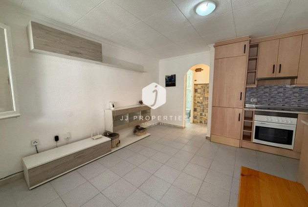 Resale - Chalet -
Torrevieja - La Siesta - El Salado - Torreta