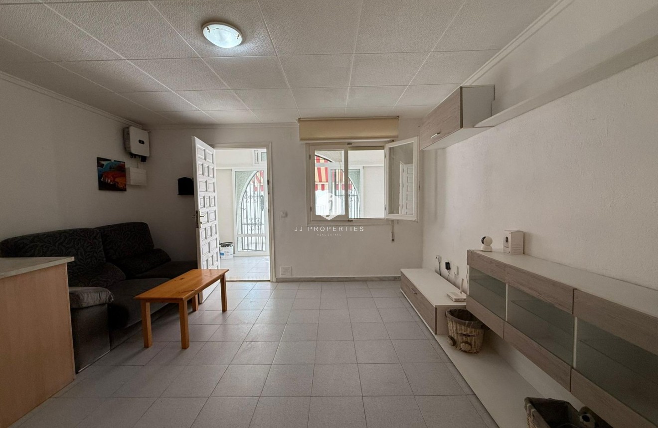 Resale - Chalet -
Torrevieja - La Siesta - El Salado - Torreta