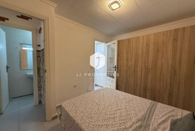 Resale - Chalet -
Torrevieja - La Siesta - El Salado - Torreta