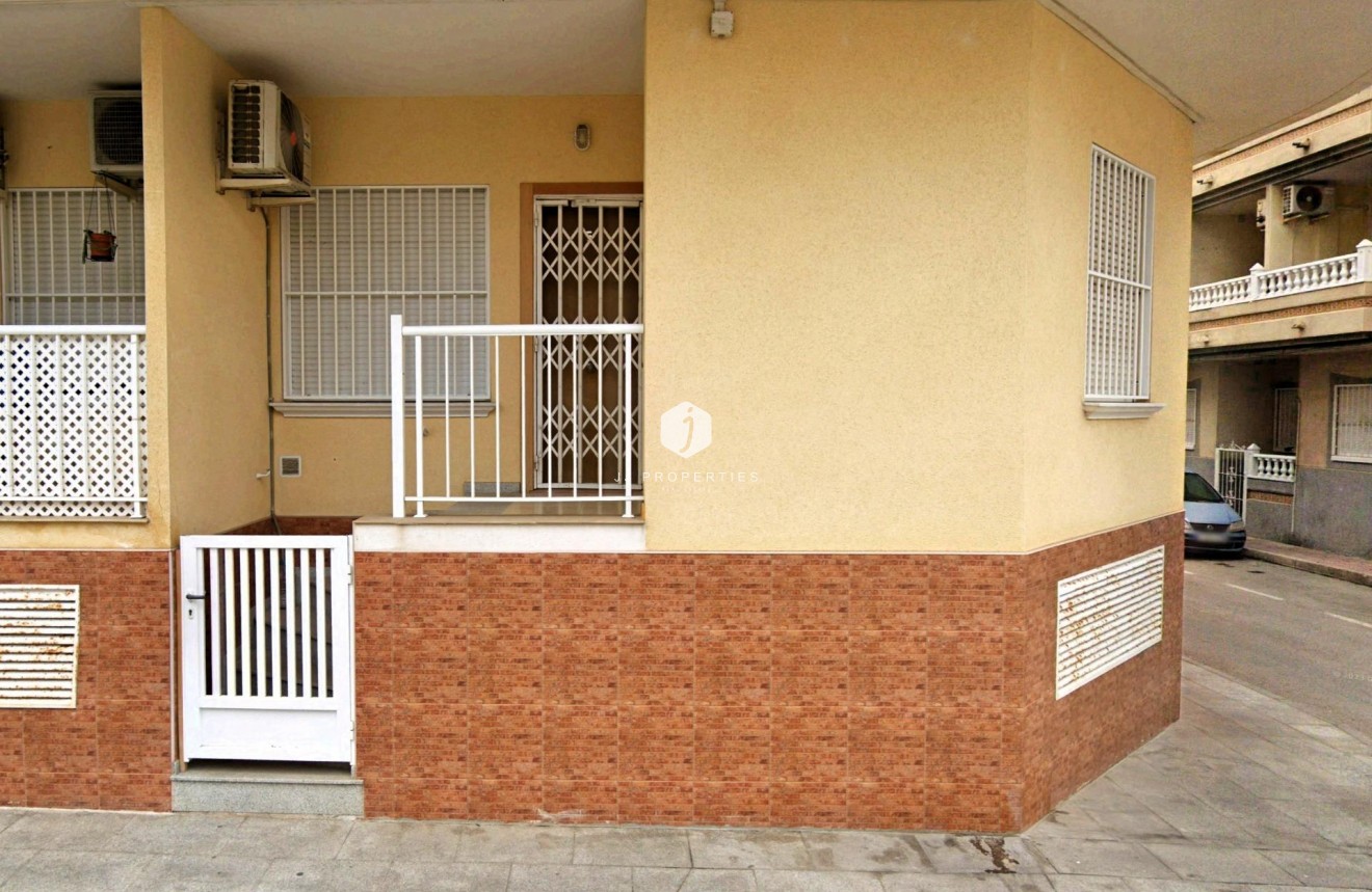 Resale - Apartment / flat -
Torrevieja - Playa de los Locos