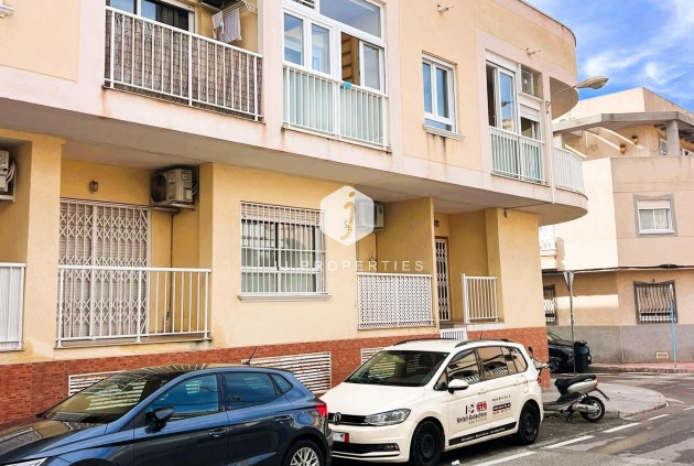 Resale - Apartment / flat -
Torrevieja - Playa de los Locos