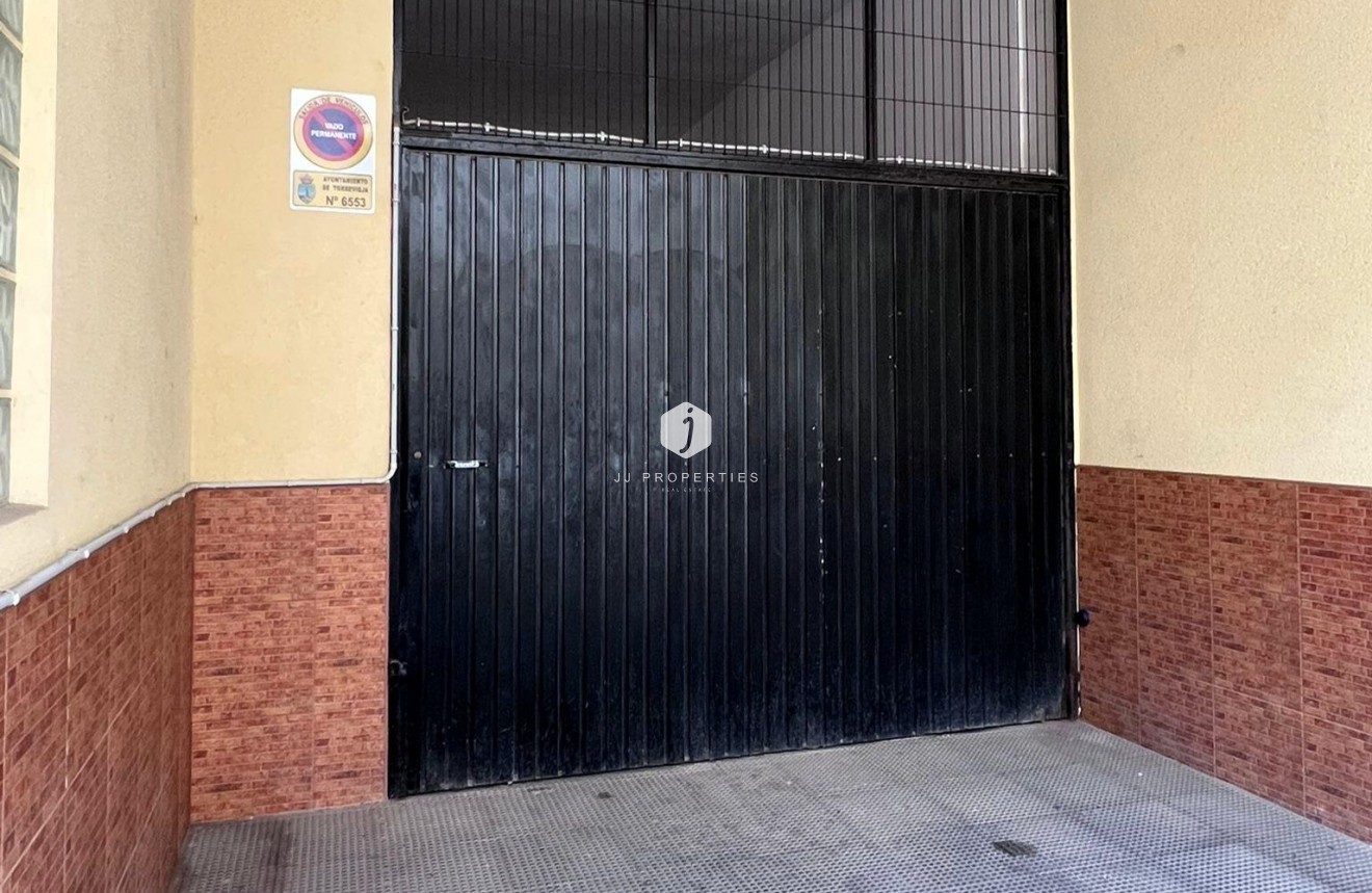 Resale - Apartment / flat -
Torrevieja - Playa de los Locos