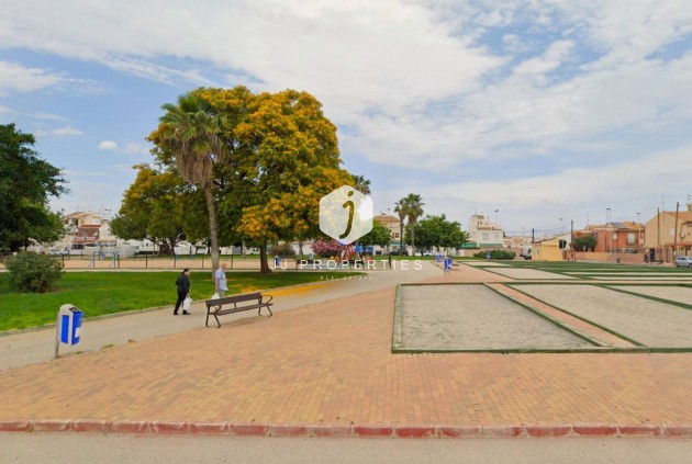 Resale - Apartment / flat -
Torrevieja - Playa de los Locos