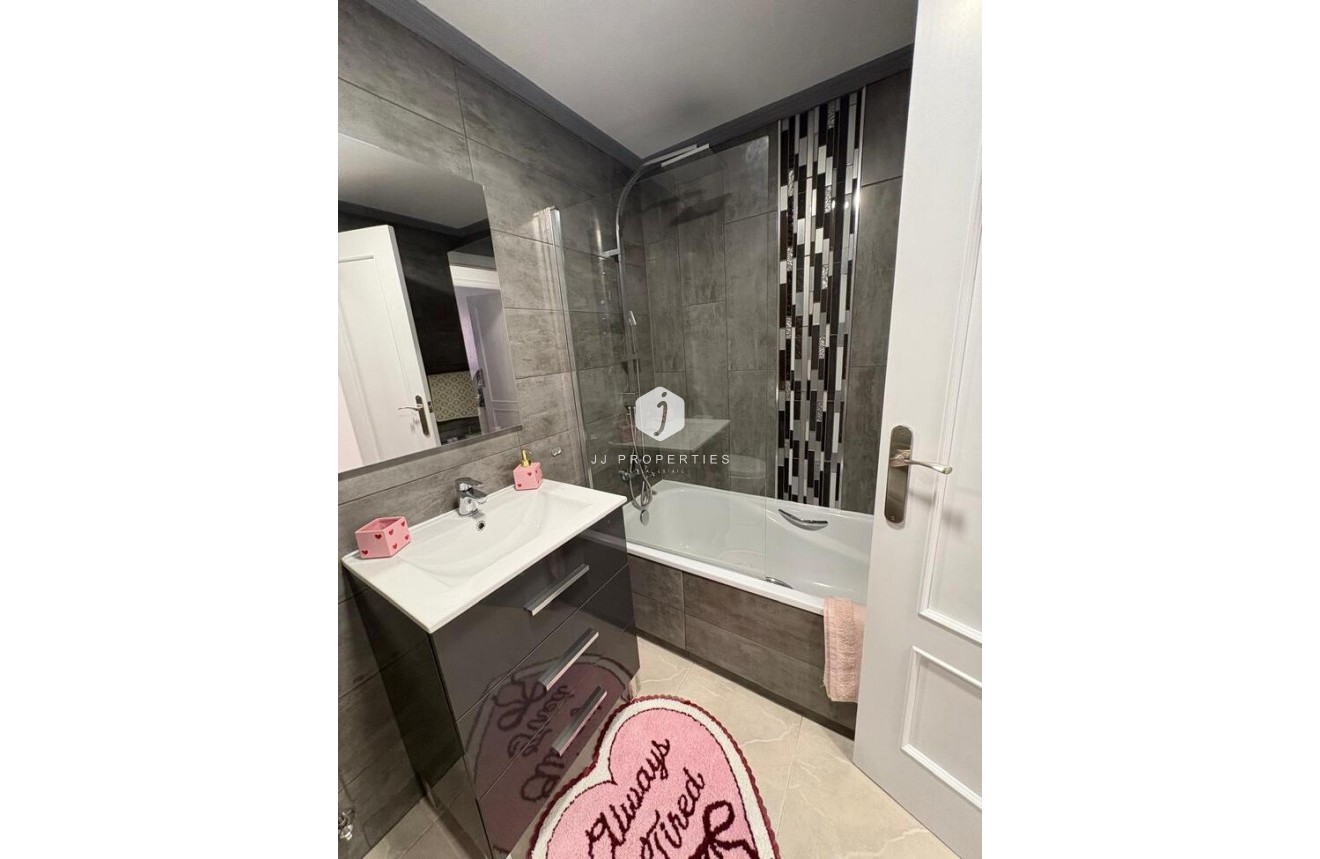 Z drugiej ręki - Daszek -
Playa Flamenca - Costa Blanca