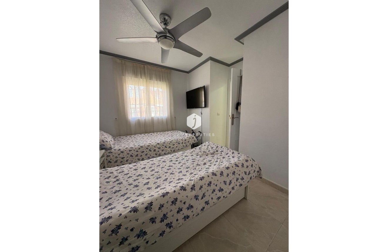 Z drugiej ręki - Daszek -
Playa Flamenca - Costa Blanca