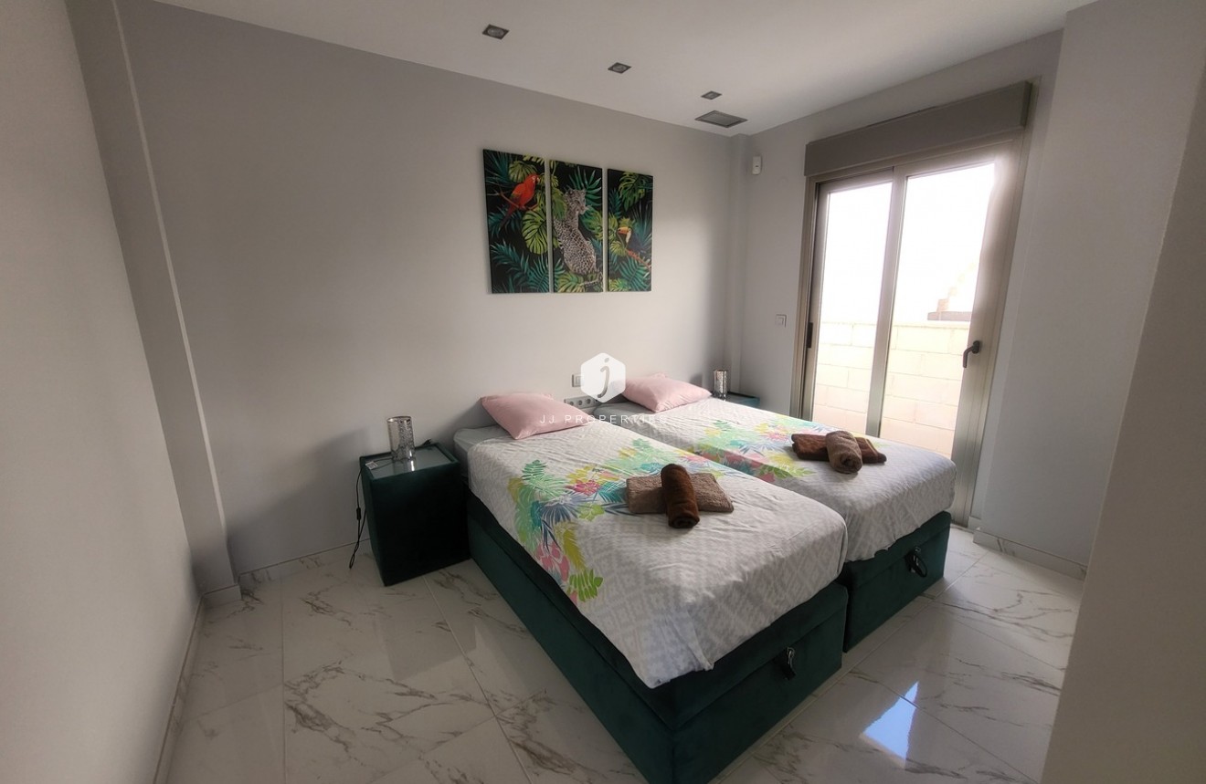 Tweedehands - Villa -
Orihuela Costa - Costa Blanca