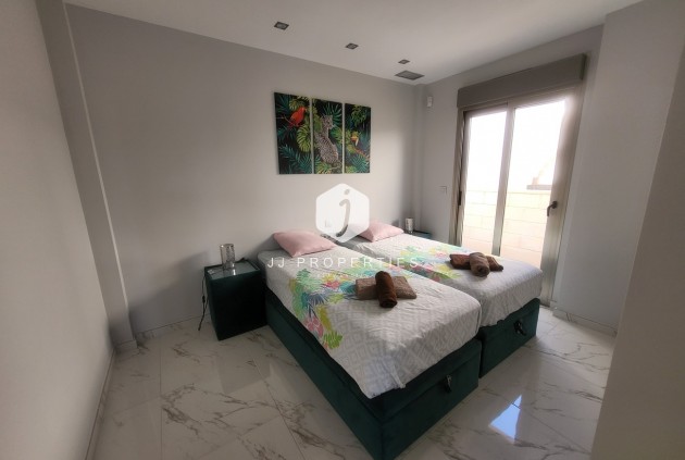 Tweedehands - Villa -
Orihuela Costa - Costa Blanca