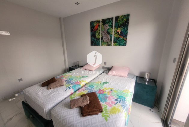 Tweedehands - Villa -
Orihuela Costa - Costa Blanca