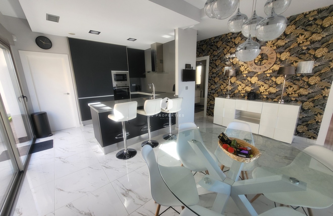 Tweedehands - Villa -
Orihuela Costa - Costa Blanca