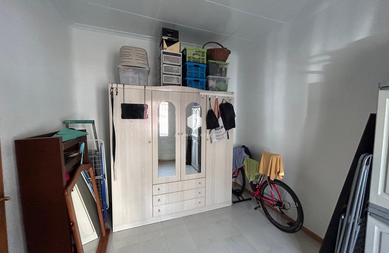 Resale - Villa -
Jacarilla - Inland