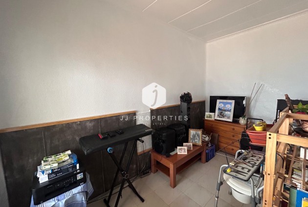 Resale - Villa -
Jacarilla - Inland