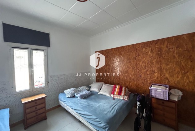 Resale - Villa -
Jacarilla - Inland