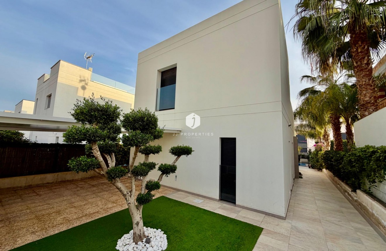 Resale - Villa -
Rojales - Cuidad Quesada