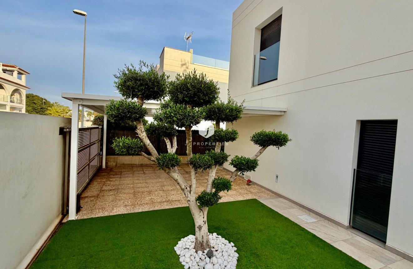 Resale - Villa -
Rojales - Cuidad Quesada