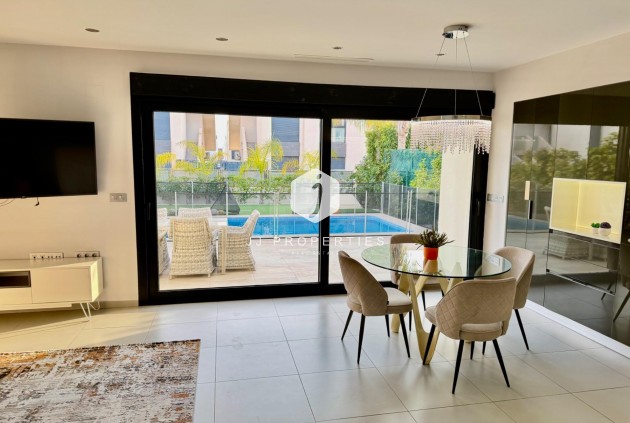 Resale - Villa -
Rojales - Cuidad Quesada