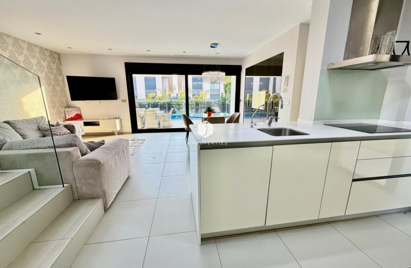 Resale - Villa -
Rojales - Cuidad Quesada