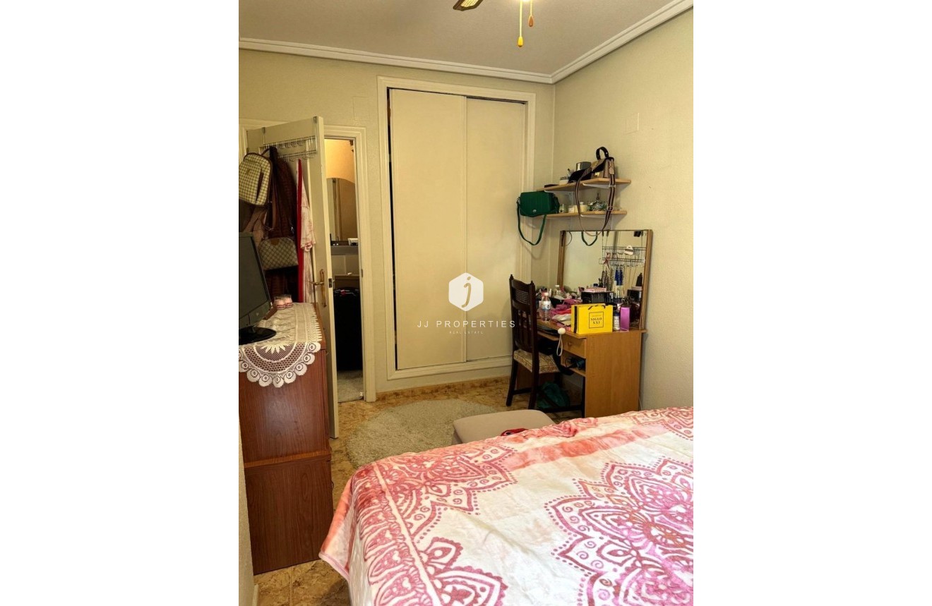 Resale - Apartment / flat -
Torrevieja - Playa del Cura