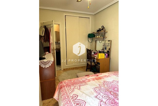 Resale - Apartment / flat -
Torrevieja - Playa del Cura