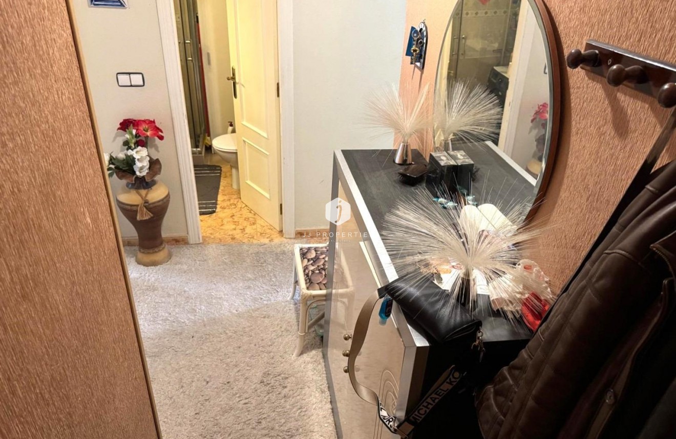 Resale - Apartment / flat -
Torrevieja - Playa del Cura