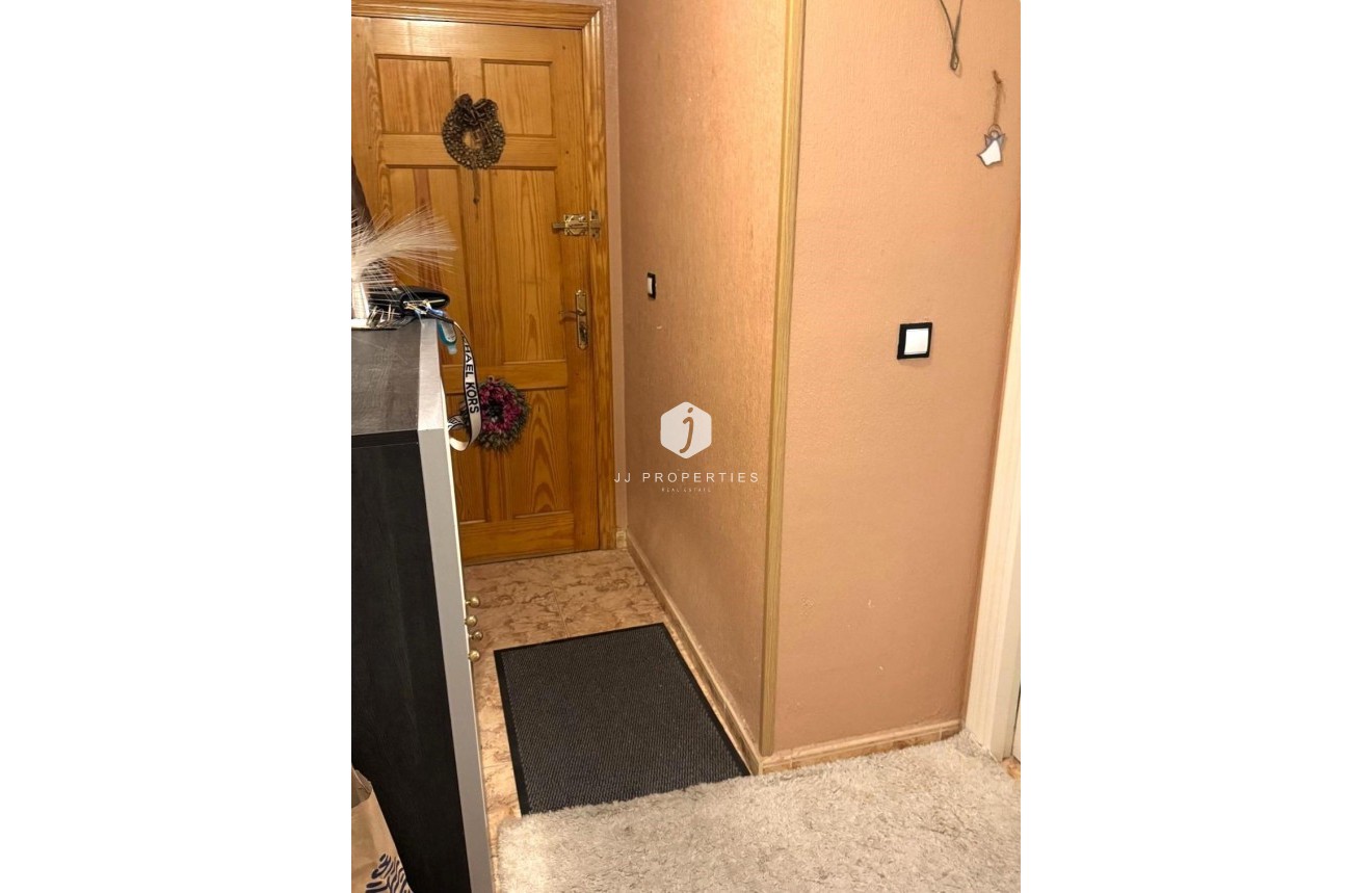 Resale - Apartment / flat -
Torrevieja - Playa del Cura