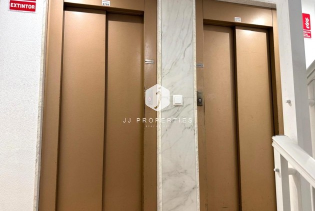 Resale - Apartment / flat -
Torrevieja - Playa del Cura