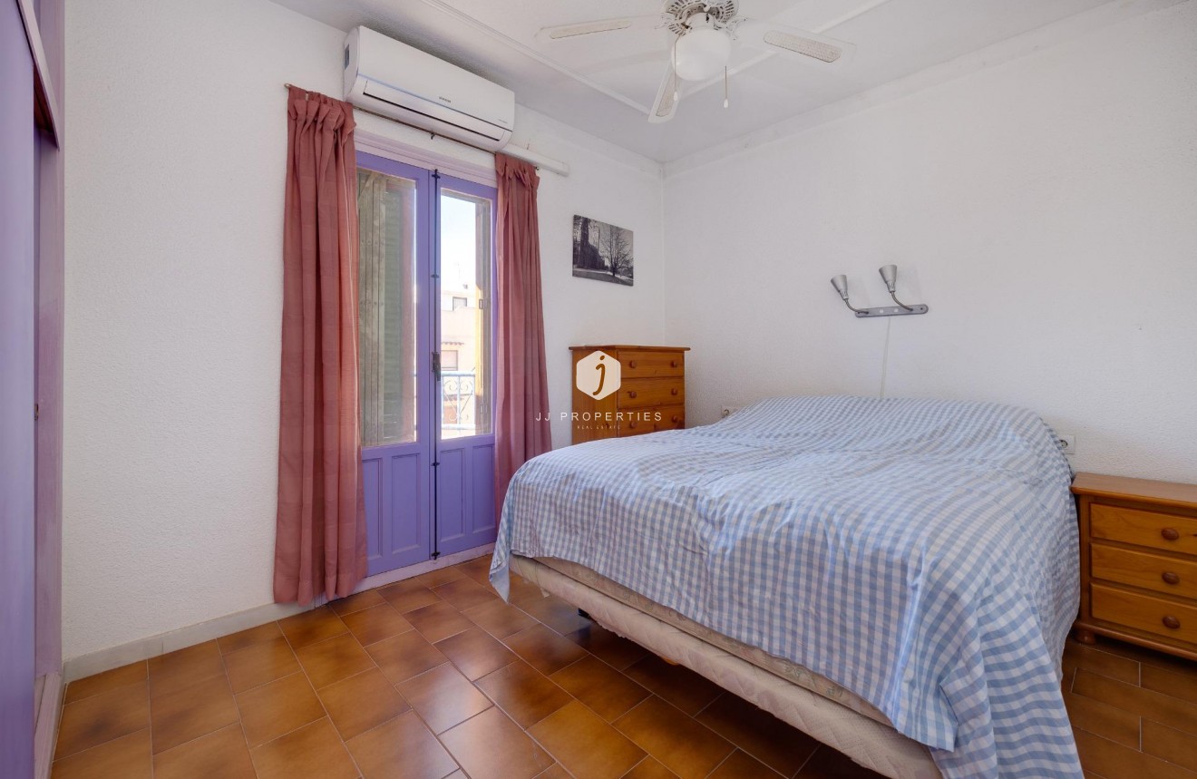 Resale - Bungalow -
Torrevieja - La Mata