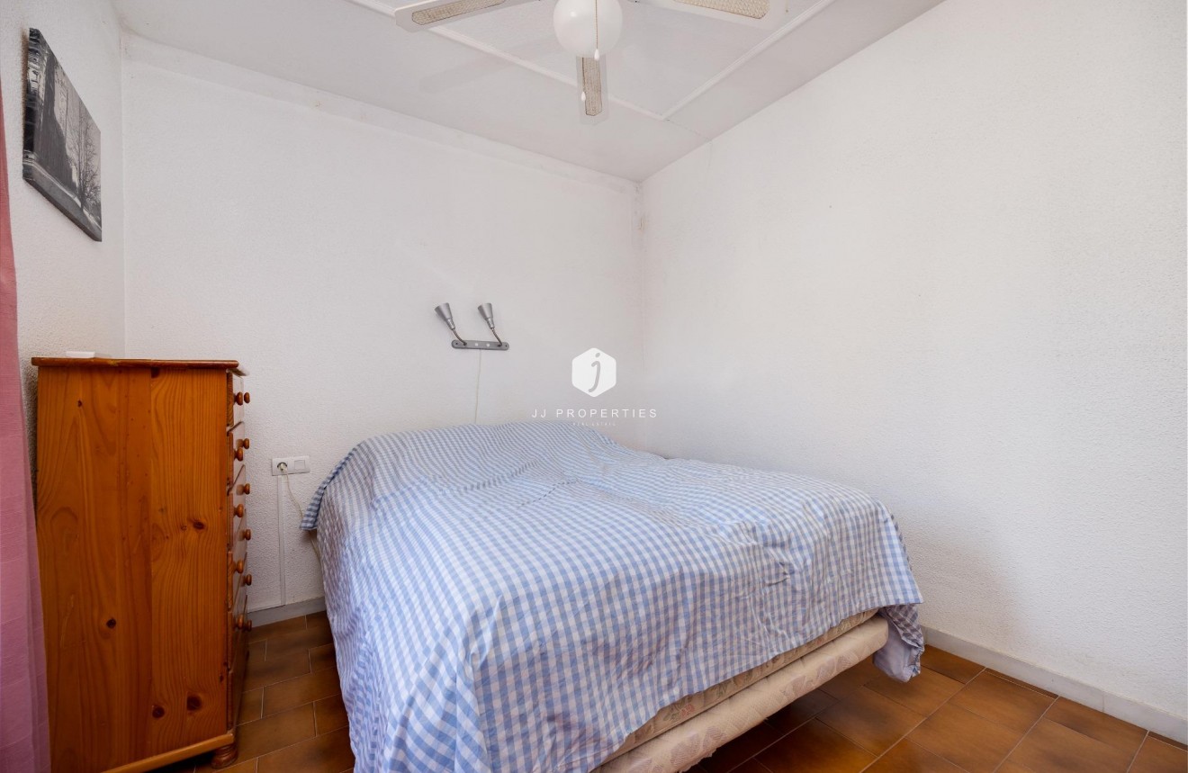 Resale - Bungalow -
Torrevieja - La Mata