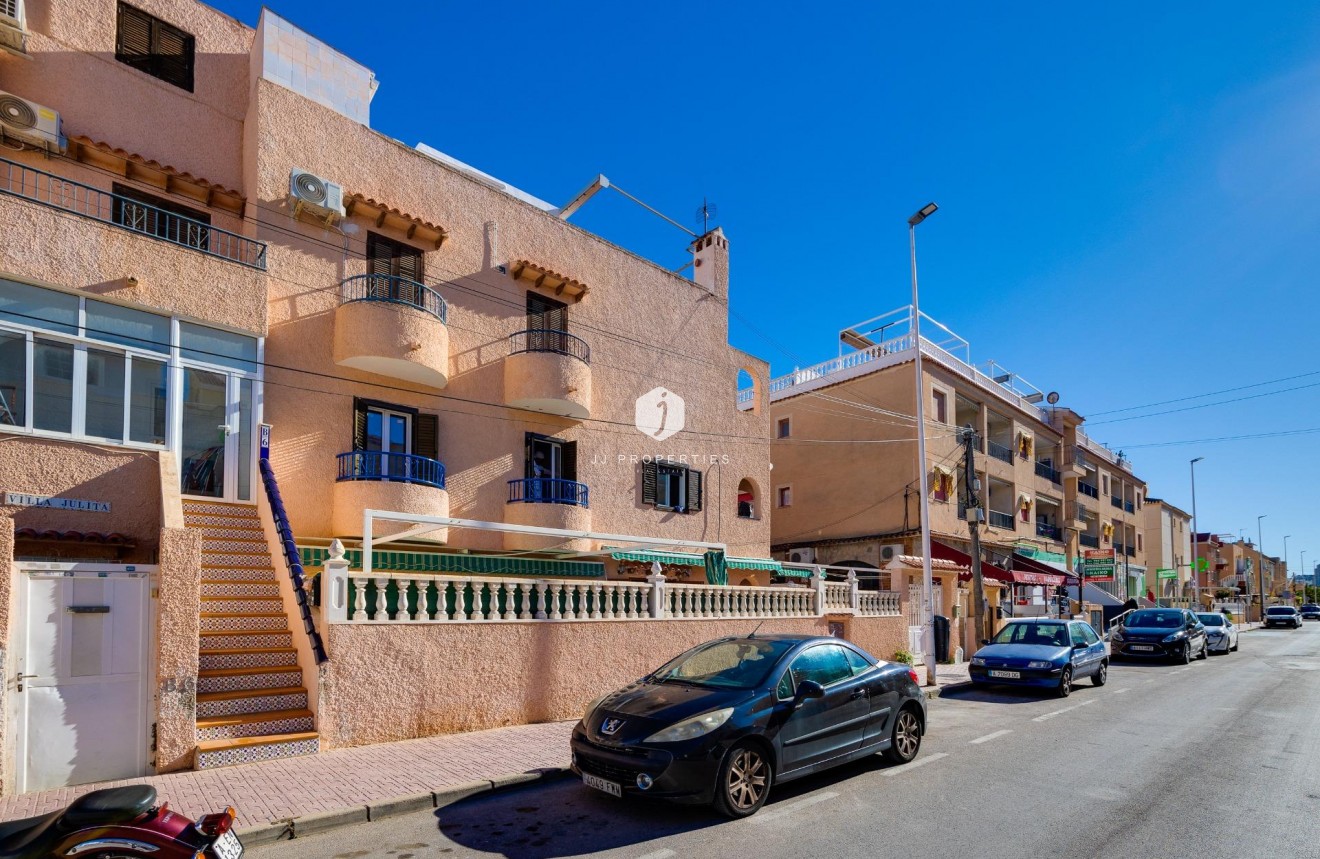 Resale - Bungalow -
Torrevieja - La Mata