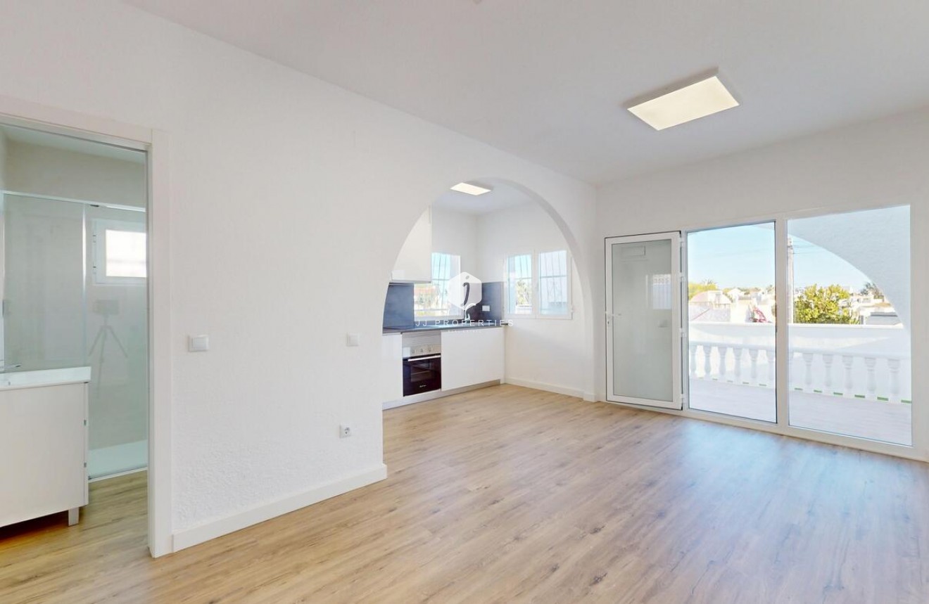 Resale - Bungalow -
Orihuela Costa - Costa Blanca