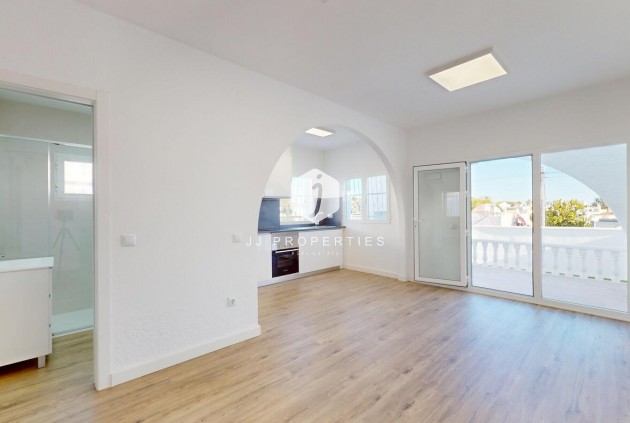 Resale - Bungalow -
Orihuela Costa - Costa Blanca