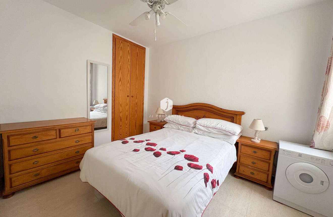 Resale - Apartment / flat -
Los Balcones - Costa Blanca