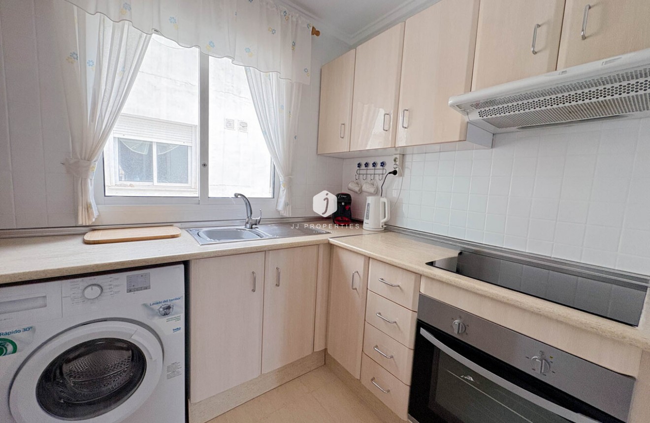 Resale - Apartment / flat -
Los Balcones - Costa Blanca