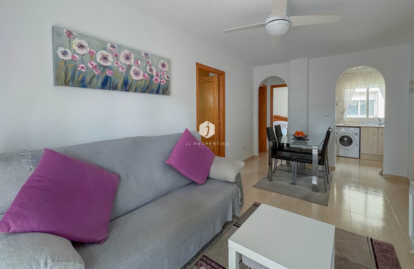 Resale - Apartment / flat -
Los Balcones - Costa Blanca