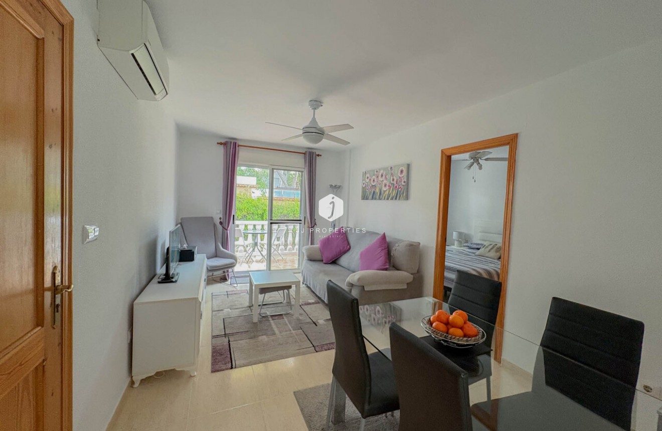 Resale - Apartment / flat -
Los Balcones - Costa Blanca