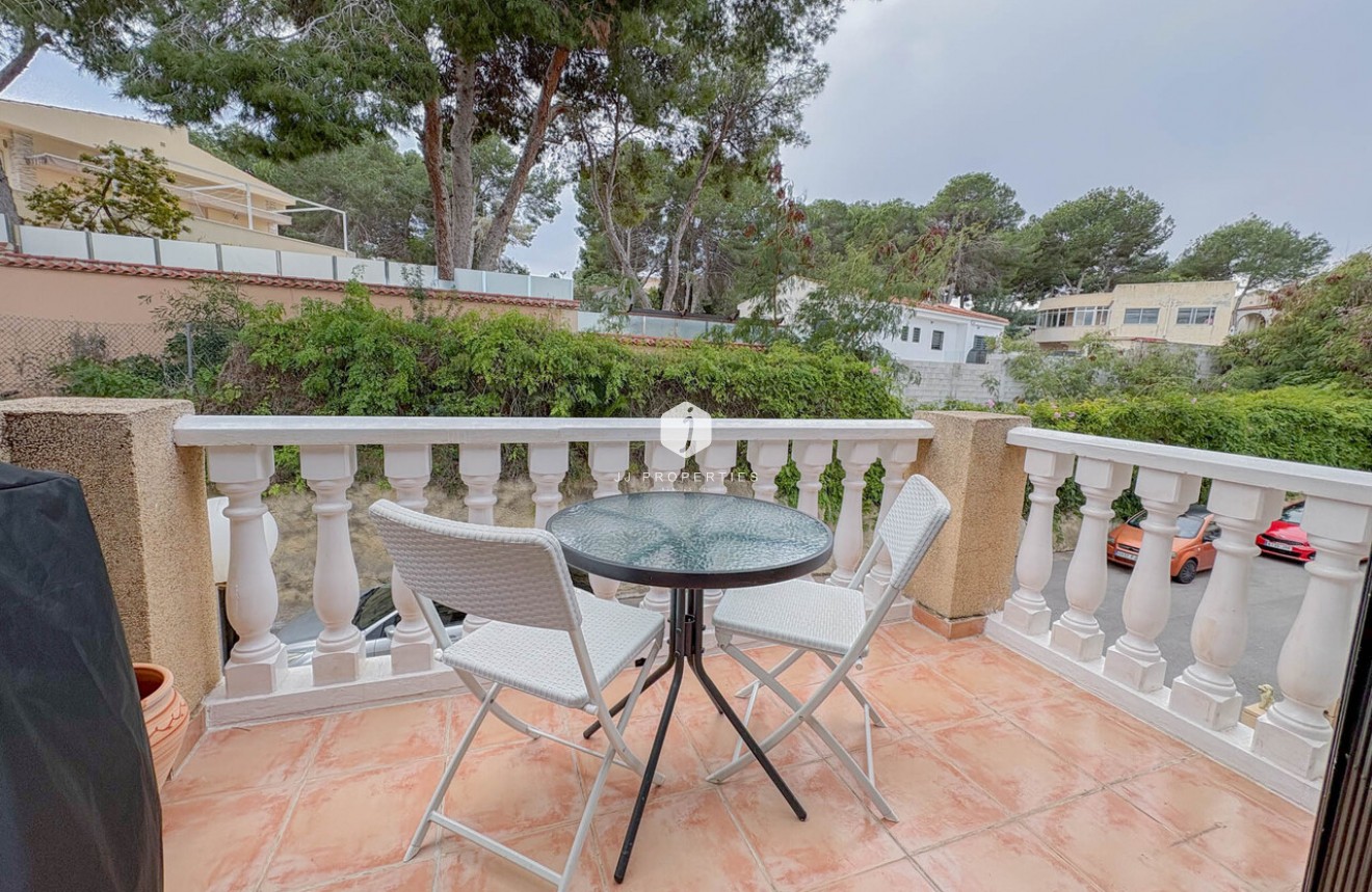 Resale - Apartment / flat -
Los Balcones - Costa Blanca