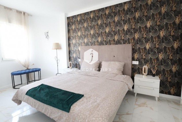 Resale - Apartment / flat -
Torrevieja - Costa Blanca