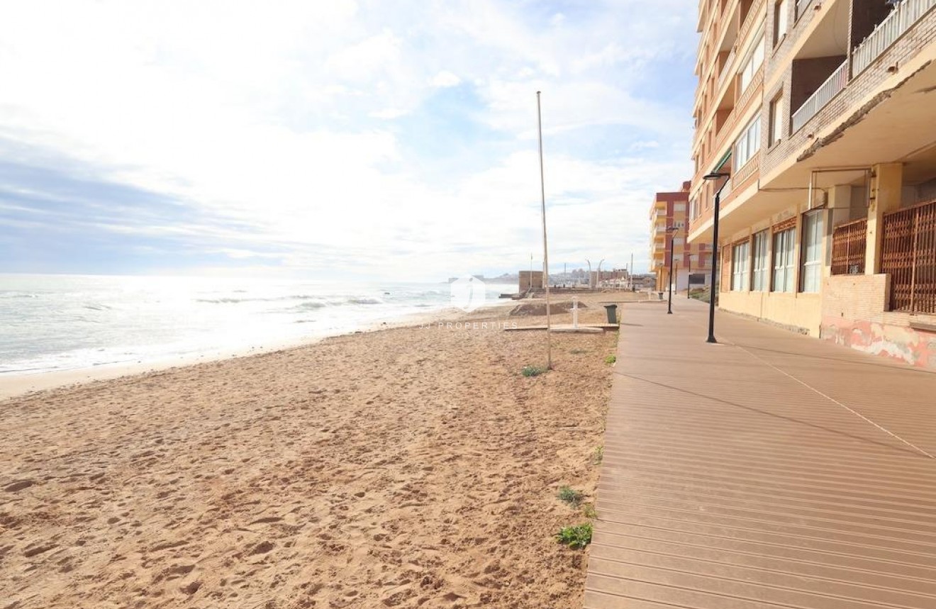 Resale - Apartment / flat -
Torrevieja - Costa Blanca