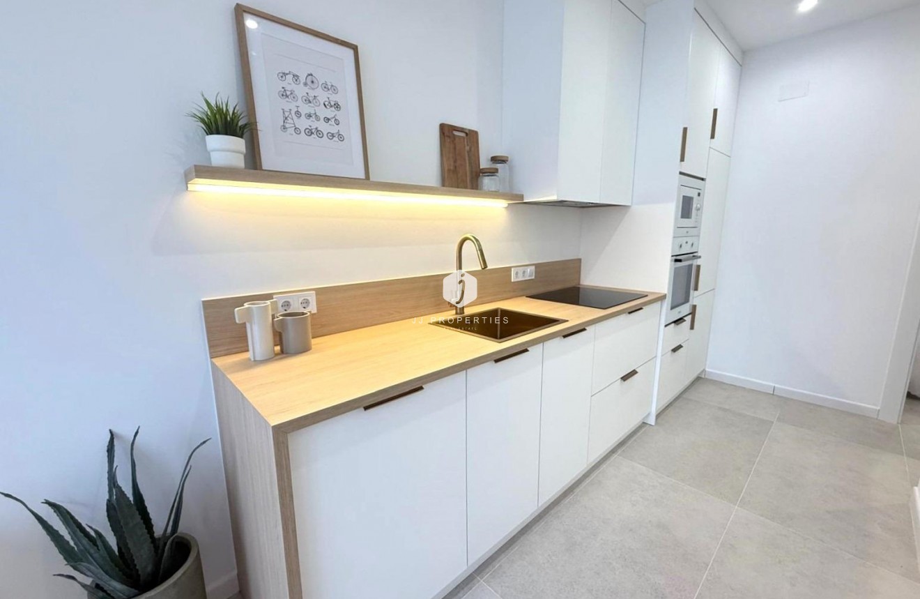 Resale - Villa -
Torrevieja - El chaparral