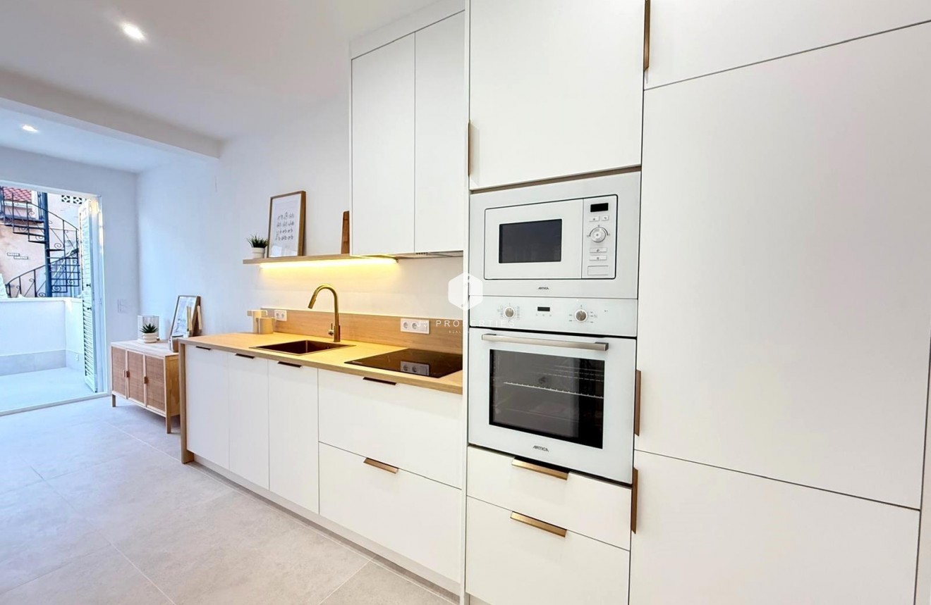 Resale - Villa -
Torrevieja - El chaparral