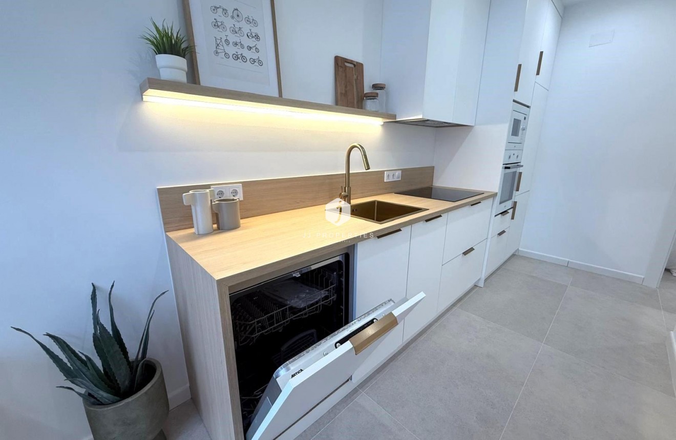 Resale - Villa -
Torrevieja - El chaparral