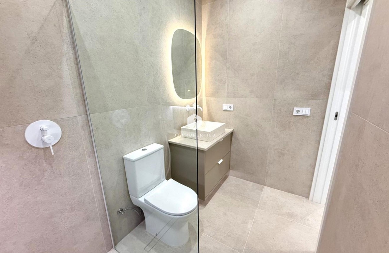 Resale - Villa -
Torrevieja - El chaparral