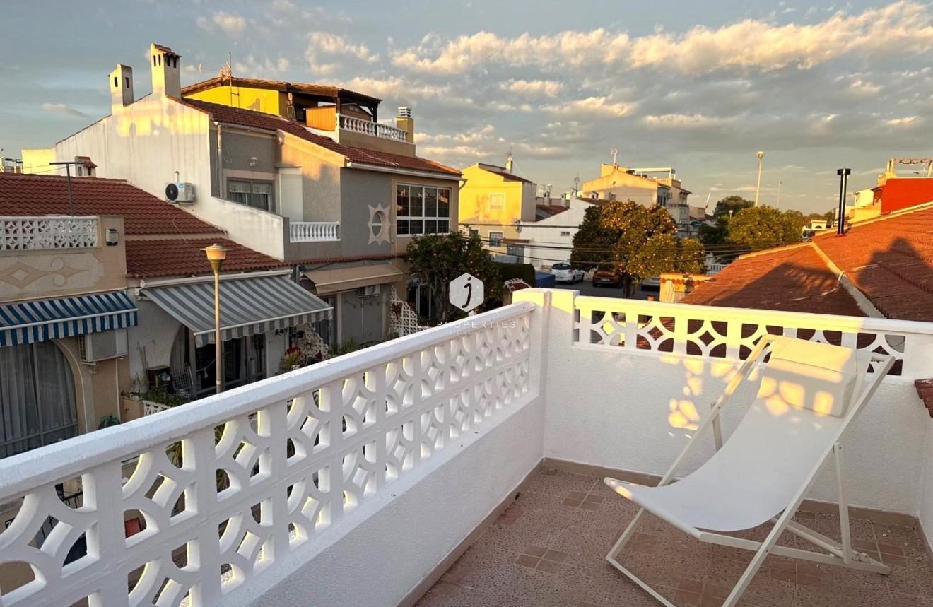 Resale - Villa -
Torrevieja - El chaparral