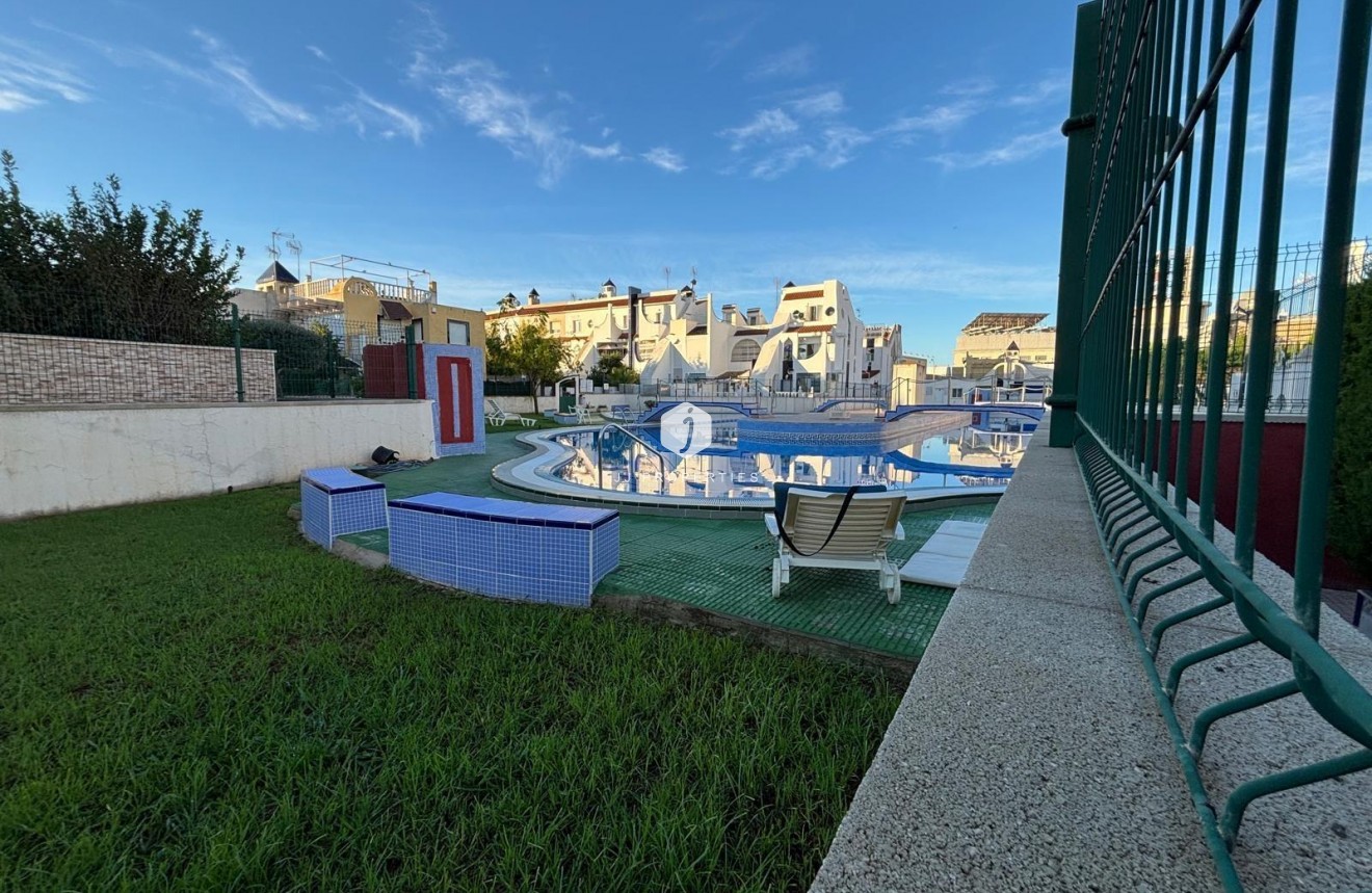 Aus zweiter Hand - Chalet -
Torrevieja - Carrefour