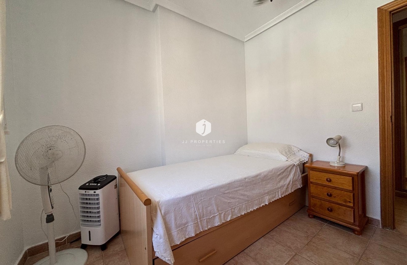 Resale - Bungalow -
Torrevieja