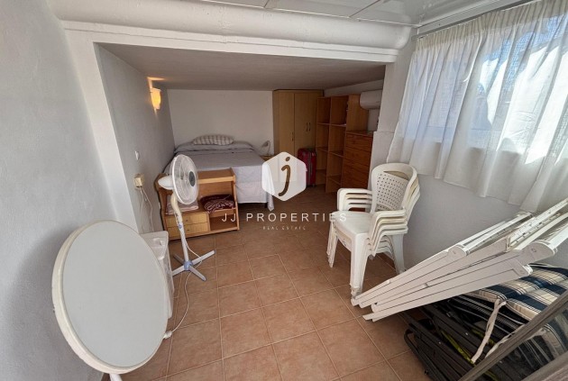 Resale - Bungalow -
Torrevieja