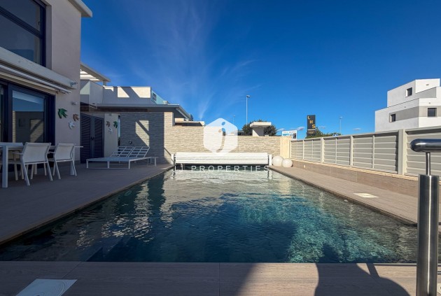 Resale - Villa -
San Miguel de Salinas - Bellavista