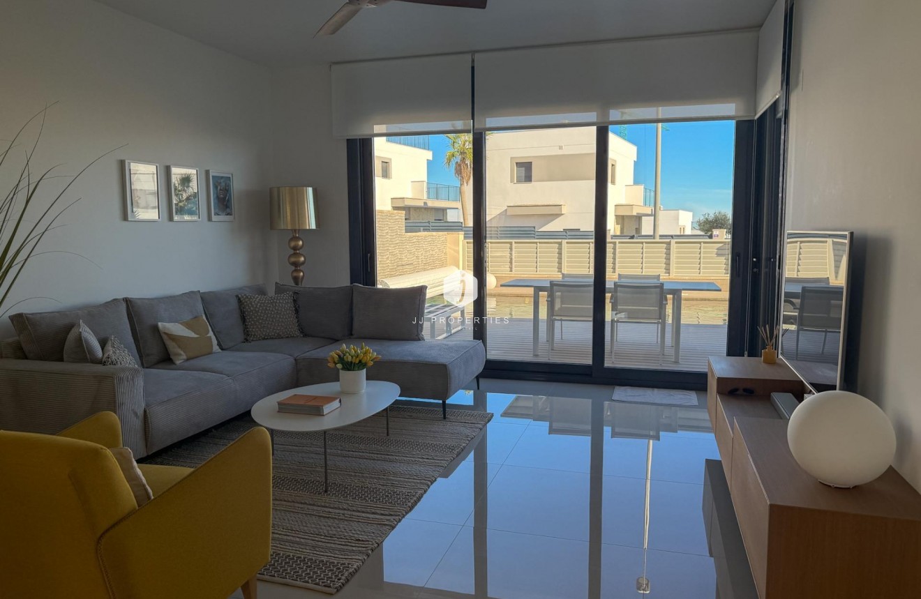 Resale - Villa -
San Miguel de Salinas - Bellavista