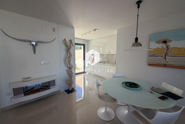 Resale - Villa -
San Miguel de Salinas - Bellavista