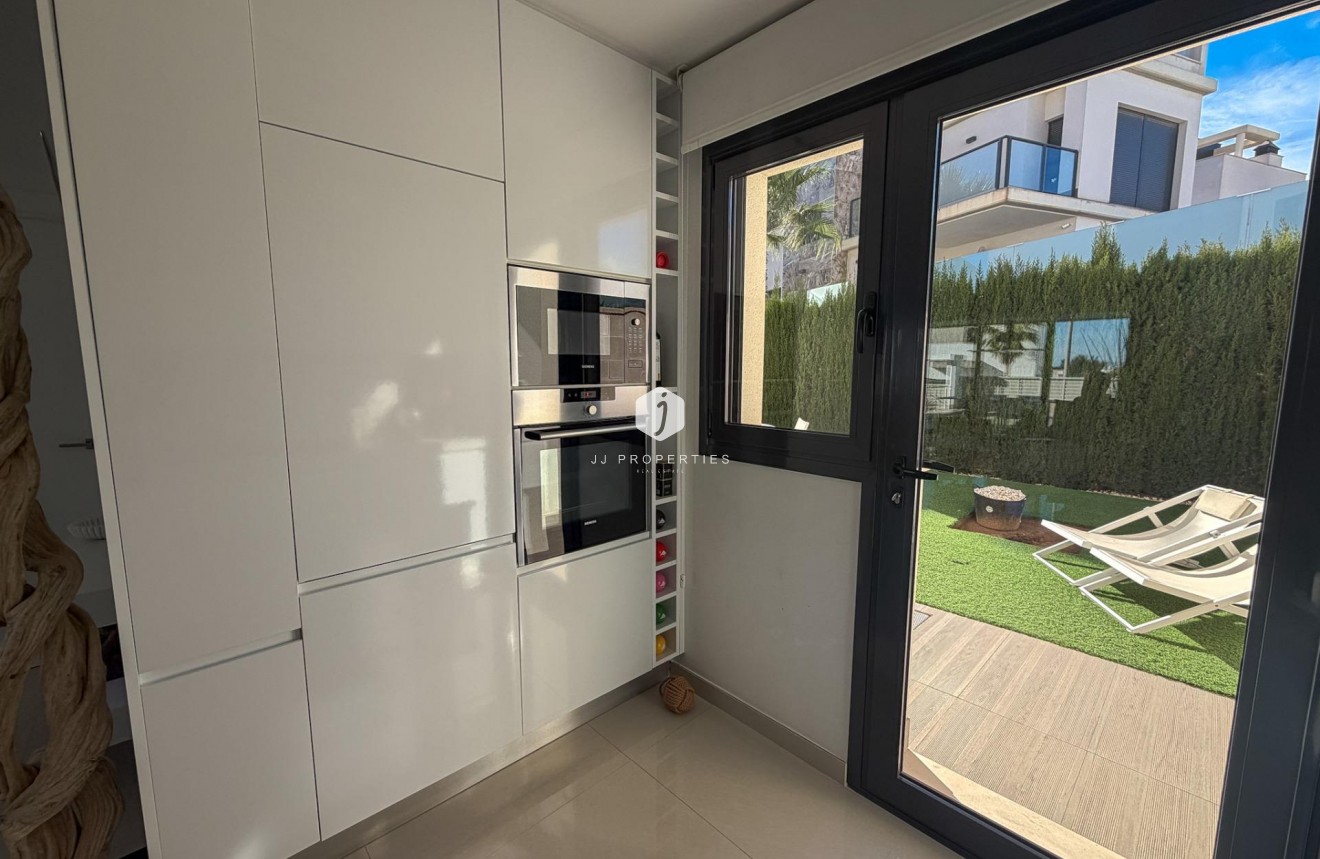 Resale - Villa -
San Miguel de Salinas - Bellavista